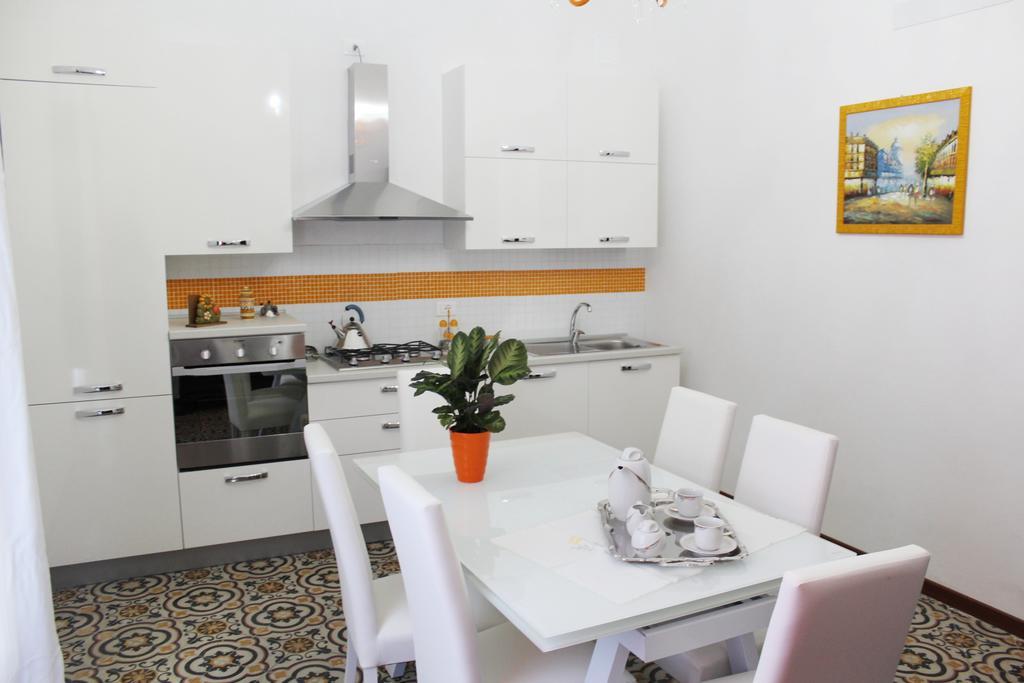 Palazzo Taormina Apartment กัสเตลลัมมาเร เดล โกลโฟ ภายนอก รูปภาพ
