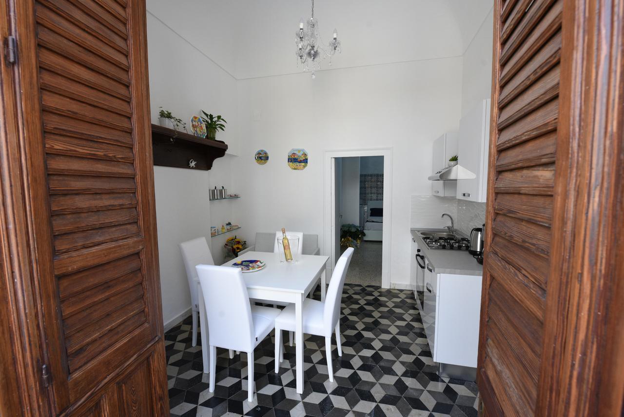 Palazzo Taormina Apartment กัสเตลลัมมาเร เดล โกลโฟ ภายนอก รูปภาพ
