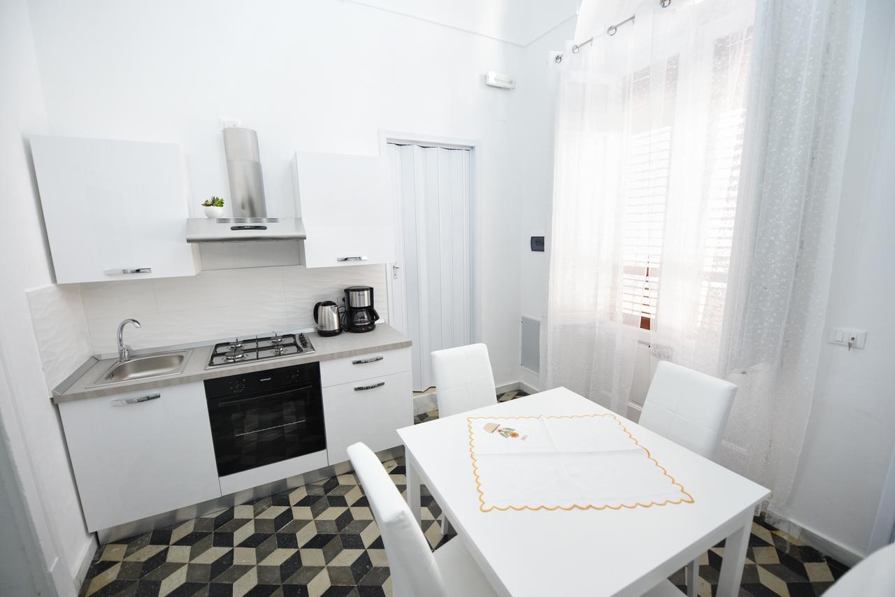Palazzo Taormina Apartment กัสเตลลัมมาเร เดล โกลโฟ ภายนอก รูปภาพ