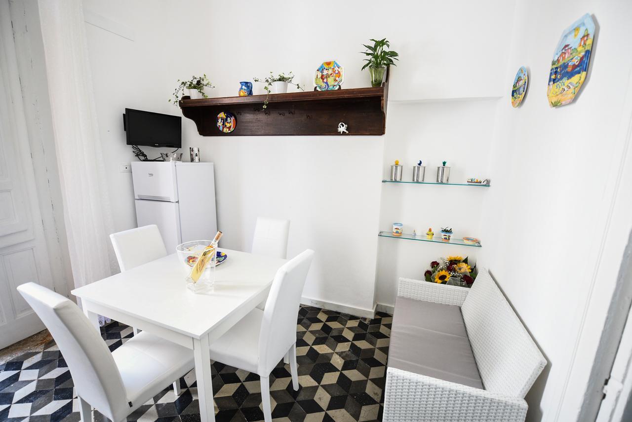 Palazzo Taormina Apartment กัสเตลลัมมาเร เดล โกลโฟ ภายนอก รูปภาพ