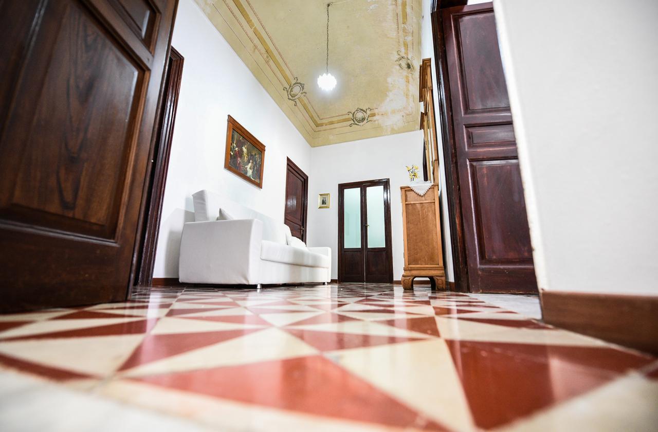 Palazzo Taormina Apartment กัสเตลลัมมาเร เดล โกลโฟ ภายนอก รูปภาพ