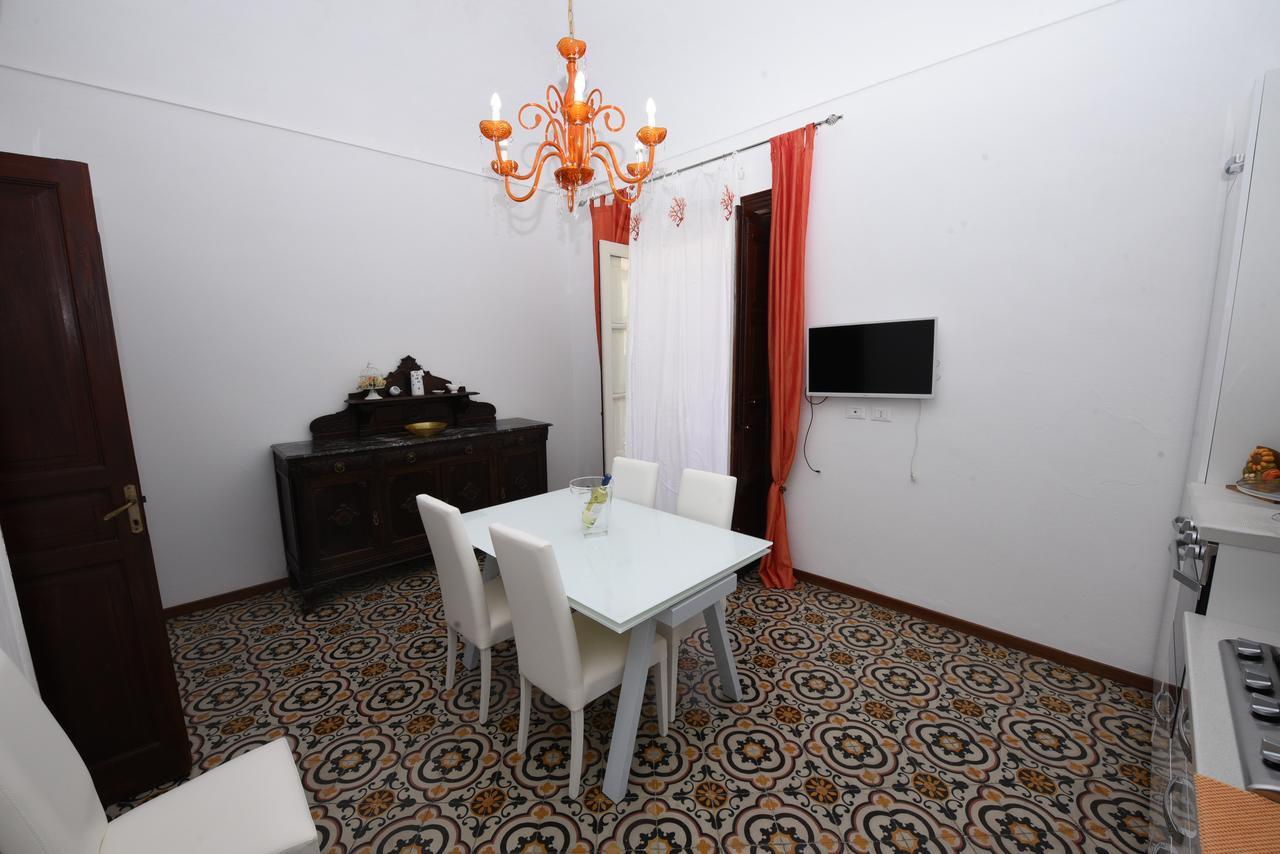 Palazzo Taormina Apartment กัสเตลลัมมาเร เดล โกลโฟ ภายนอก รูปภาพ