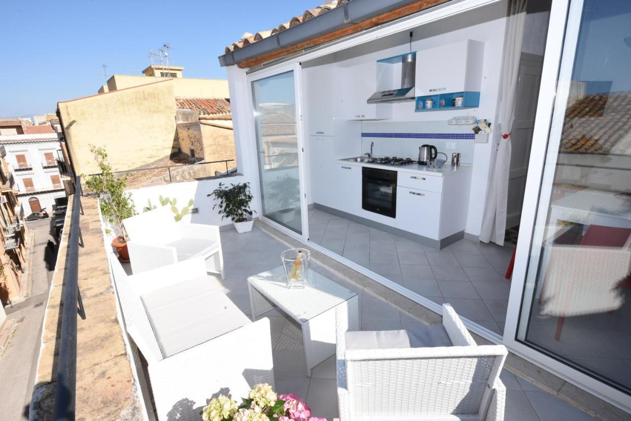 Palazzo Taormina Apartment กัสเตลลัมมาเร เดล โกลโฟ ภายนอก รูปภาพ